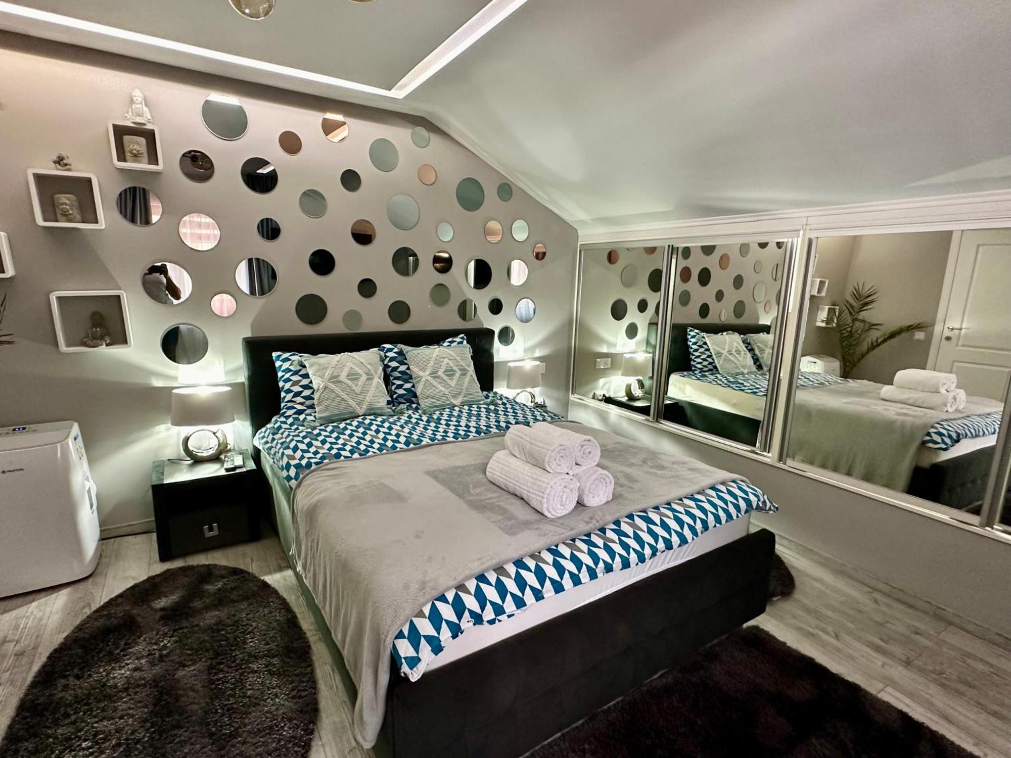 Deyinn Guest House Centrum Турда Экстерьер фото